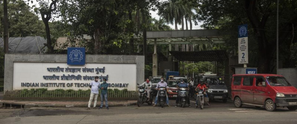 Students of IIT Bombay has developed an app that will alert for Covid-19 vaccines slots