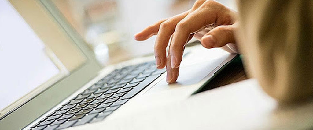 Why and How a Plagiarism Checker is Important for webmaster's and bloggers